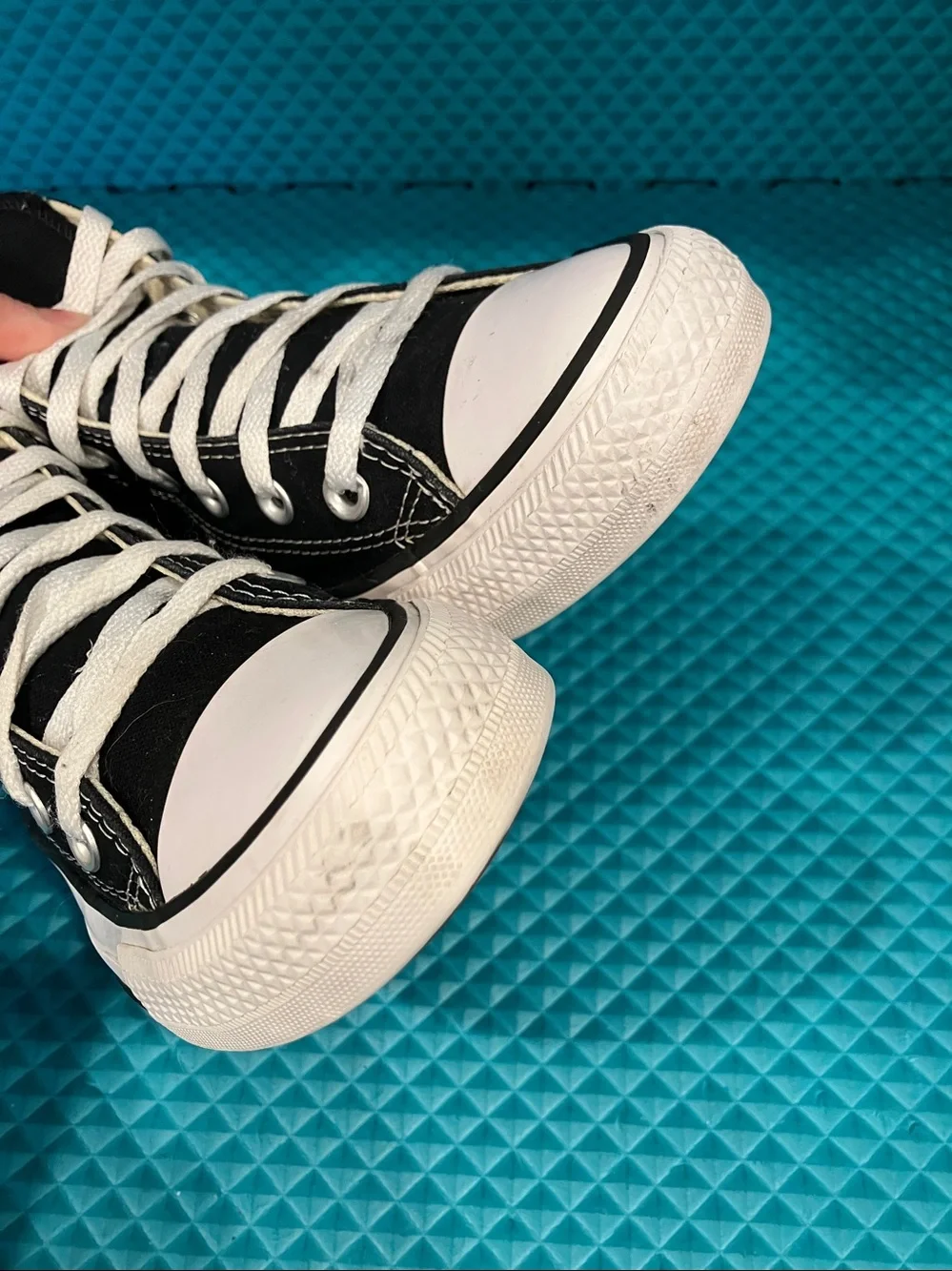 CONVERSE Unisex Chuck Taylor All Star High Top Sneakers. | 4.5M - 6.5 W